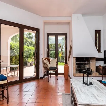 Vakantiehuis Akivillas Lighten *